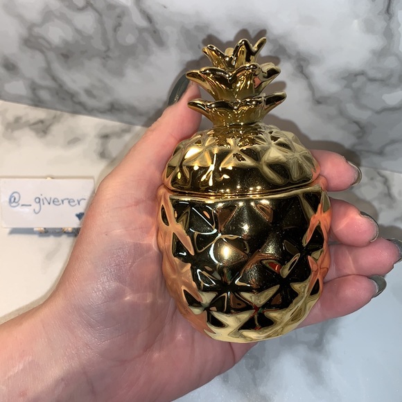 Gold Pineapple Candle - Picture 5 of 9
